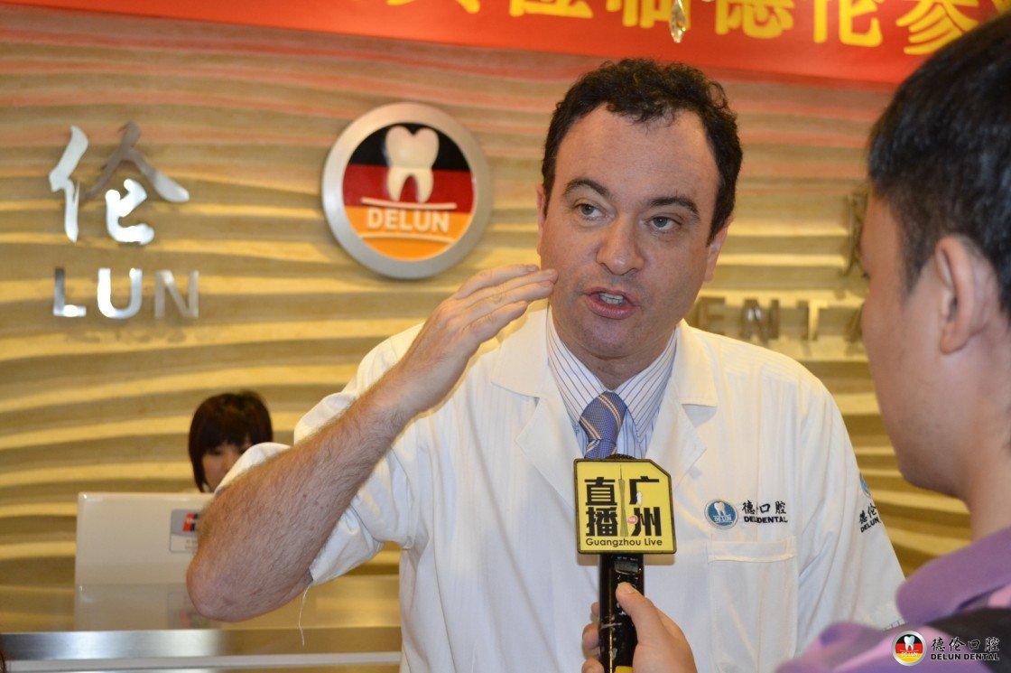 广州电视台《直播广州》采访德伦院长阿迪