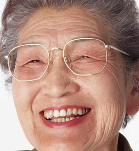 老年人牙齿松动该怎样饮食_广州德伦口腔