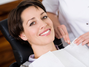 洗牙能不能美白牙齿?--广州德伦口腔医院