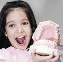 儿童牙齿不齐怎么办_广州德伦口腔