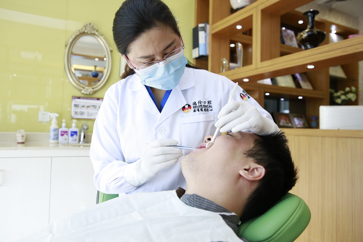 龅牙矫正大概要多少钱