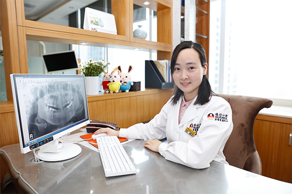 德伦口腔全科医生 赵琪